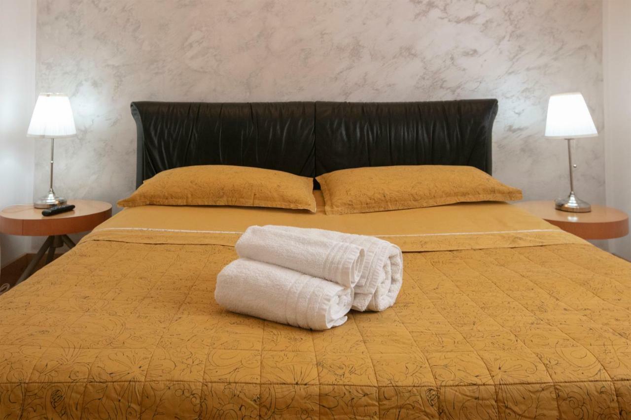 콰르투 산텔레나 Giardini E Mare B&B 외부 사진