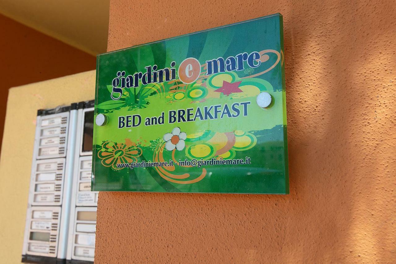 콰르투 산텔레나 Giardini E Mare B&B 외부 사진